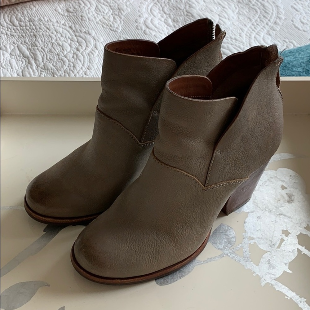 Kork-Ease booties size 8